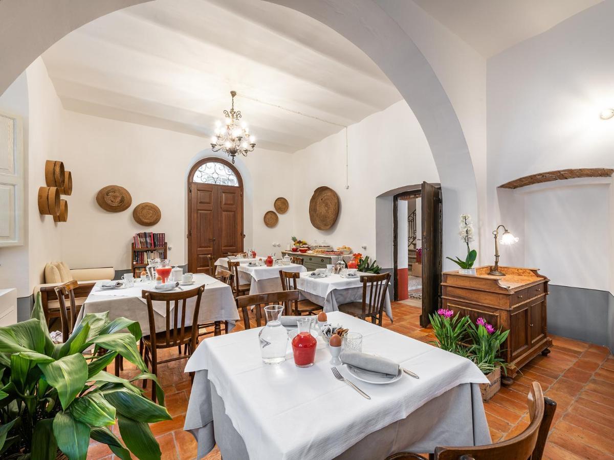 דורגלי Palazzo Cherchi מראה חיצוני תמונה
