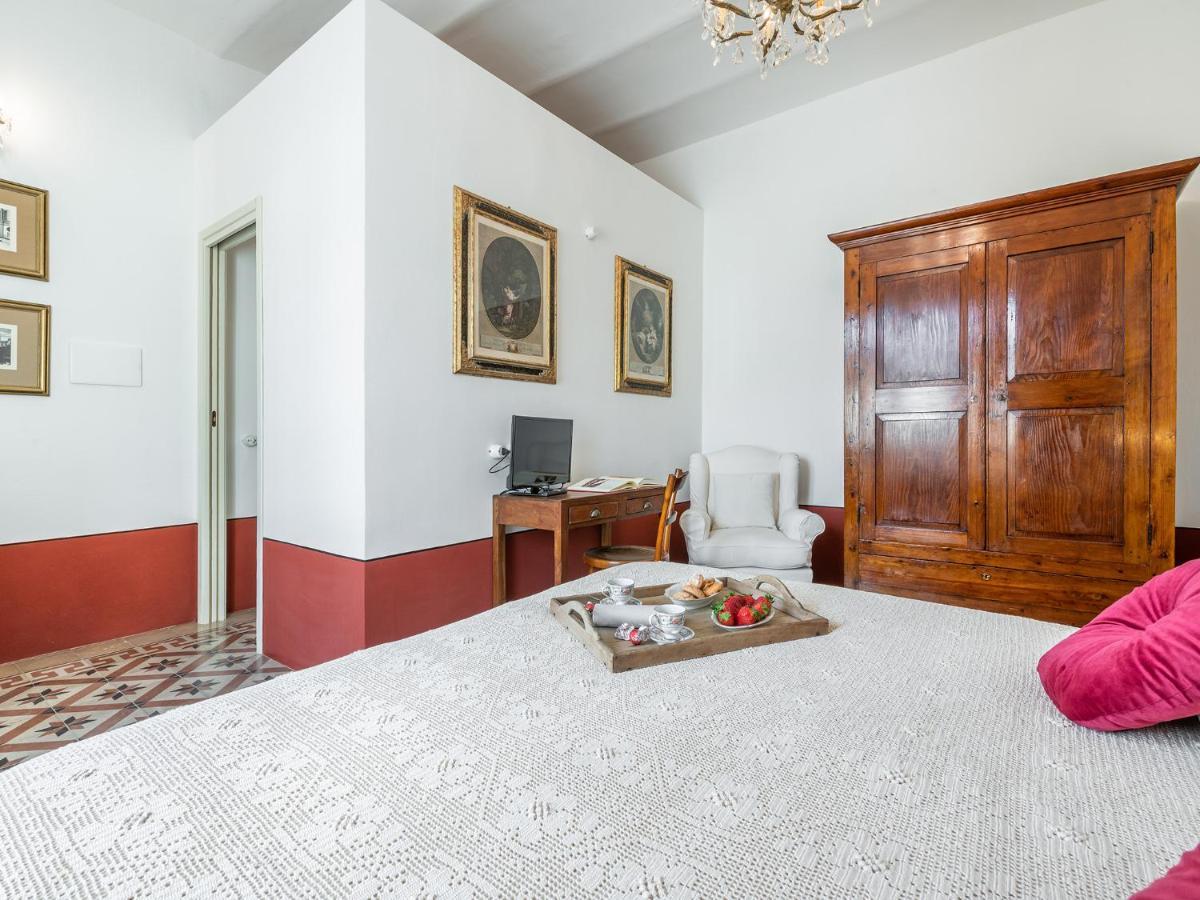 דורגלי Palazzo Cherchi מראה חיצוני תמונה