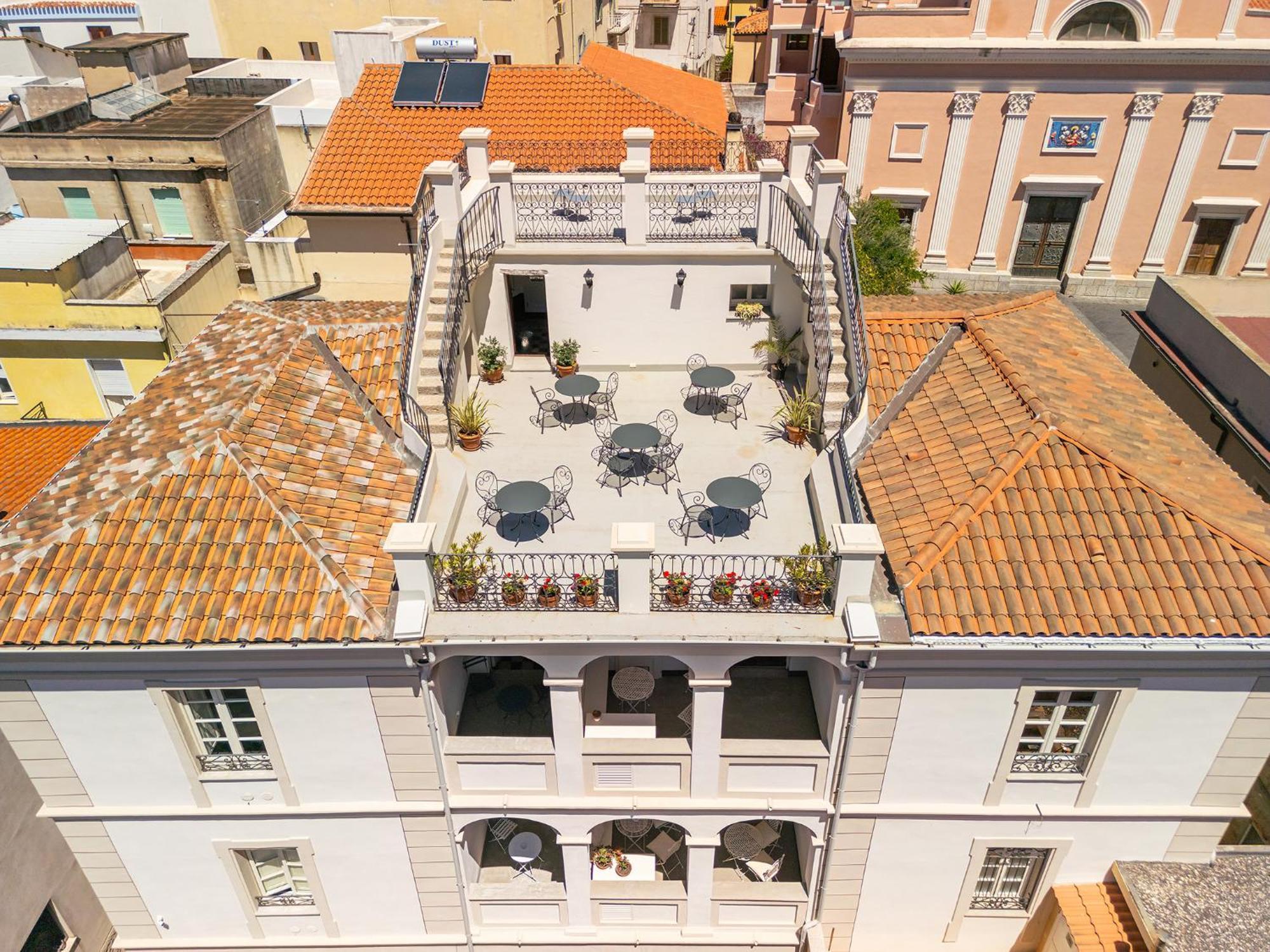 דורגלי Palazzo Cherchi מראה חיצוני תמונה